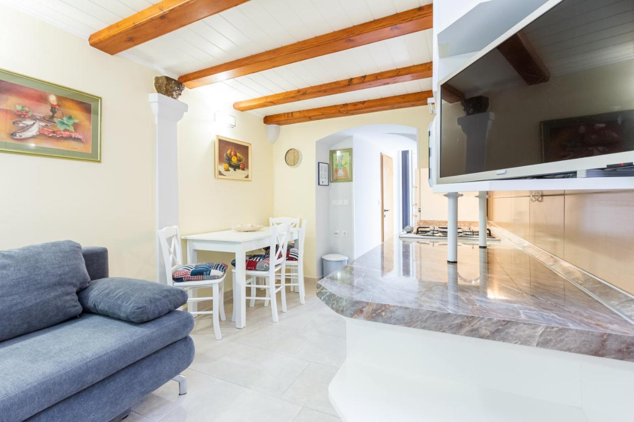 Apartment Sepat With Free Parking Place In Baska Baška Exterior foto